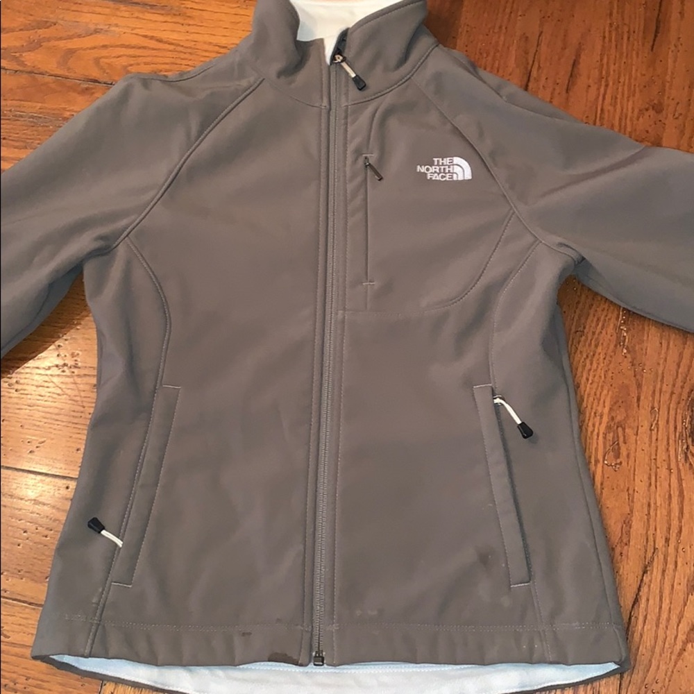 north face windbreaker